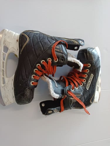 Bauer Nexus 400 Hockey Skates Size 2 (Used)