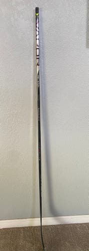 Senior Bauer Vapor Hyperlite 2 Right Handed Hockey Stick P92 (New)