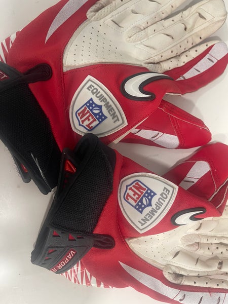 Nike Vapor Jet model with NFL  
Red Adult XL Nike Vapor Jet Gloves (Used)
