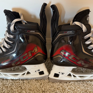 2025 CCM JetSpeed FT890 Hockey Skates Regular Width Size 3.5 (Used)