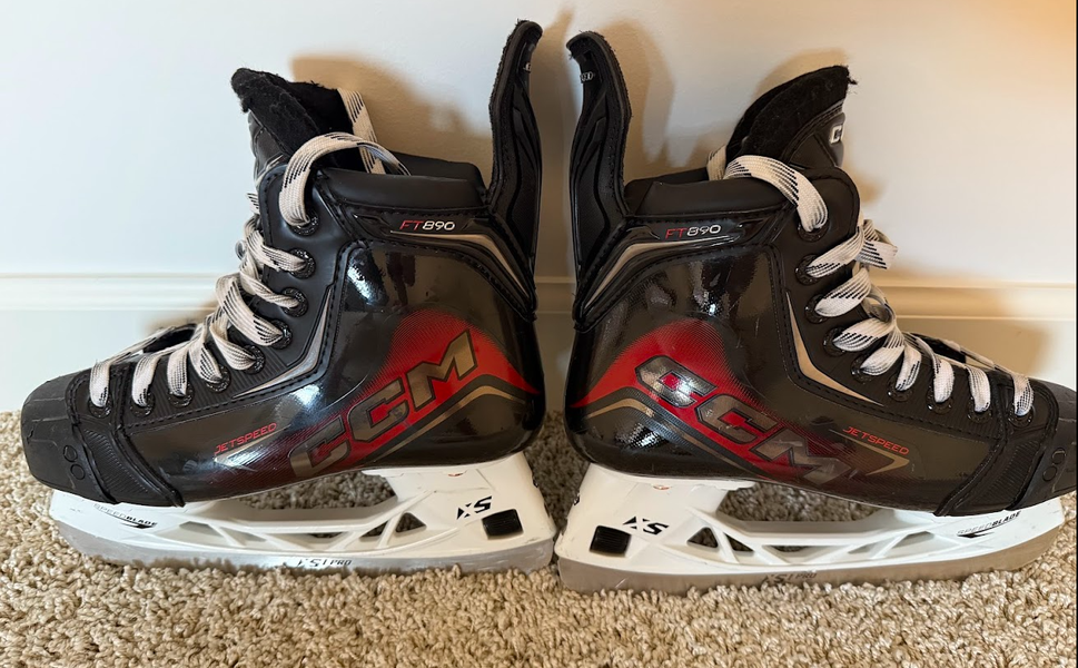 2025 CCM JetSpeed FT890 Hockey Skates Regular Width Size 3.5 (Used)