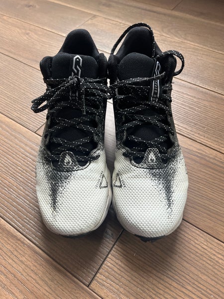 Unisex 5.5Y (Big Kids / Youth) Under Armour Mid Top (Used)