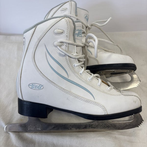 Womens Adult Size 7 Lake Placid Soft 300 Figure Ice Skates