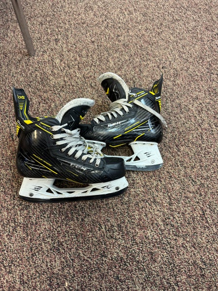 CCM Super Tacks Hockey Skates Regular Width Size 5.5 (Used)