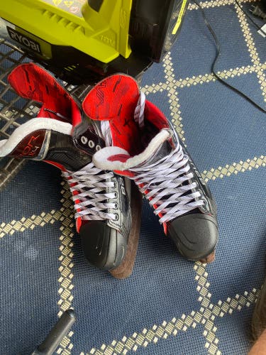 2024 Bauer Vapor X4 Hockey Skates Regular Width 9.5 (New)