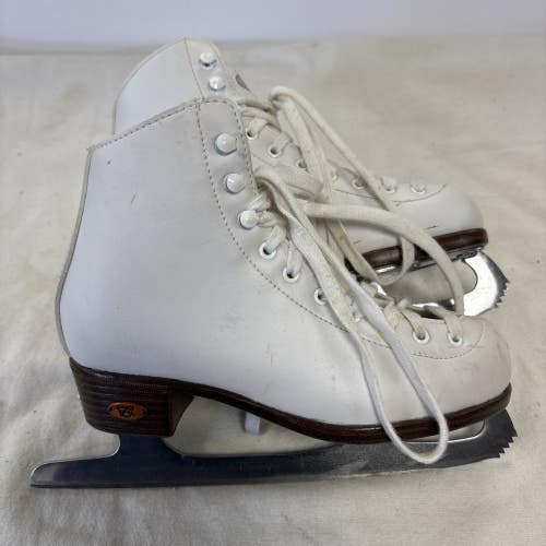 Junior Size 3 Riedell Figure Ice Skates. White. Excellent Condition
