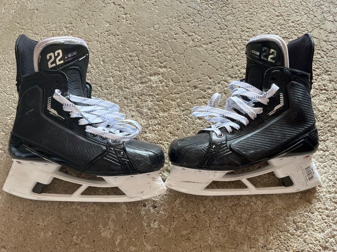 Pro Stock Hockey Bauer Supreme Mach Hockey Skates 9 E/A Toronto Maple Leafs
