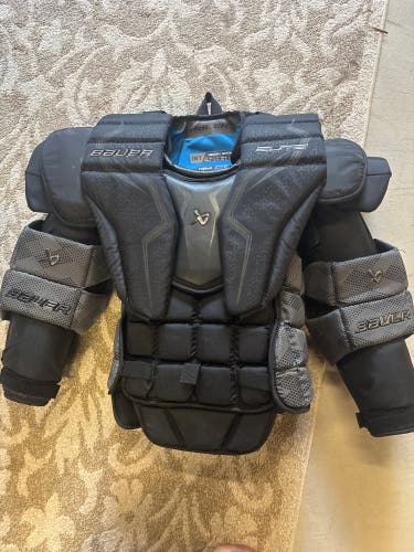 Medium Bauer Elite Goalie Chest Protector (Used)