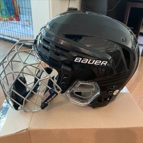 Small Bauer Re-Akt 85 Helmet (Used)