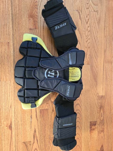 Small / Medium Warrior Ritual GT2 Goalie Chest Protector (Used)