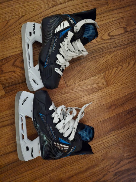 True Catalyst 3X4 Hockey Skates Regular Width Size 1.5 (New)