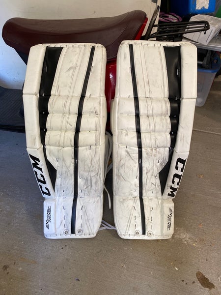 34" CCM Extreme Flex II 860 Goalie Leg Pads (Used)