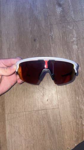 Unisex Oakley Sunglasses (New)