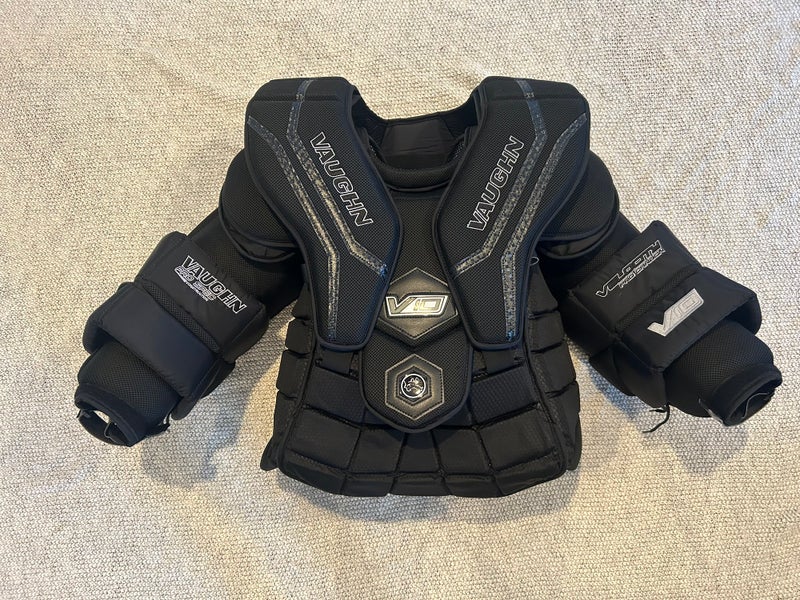 Small Vaughn V10 Pro Carbon Goalie Chest Protector (Used)
