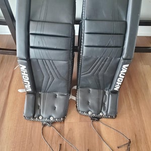 Vaughn Velocity V10 Goalie Leg Pads (Used) 26+2" junior color black