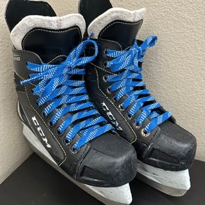 CCM Tacks 9040 Hockey Skates Regular Width Size 2 (Used)