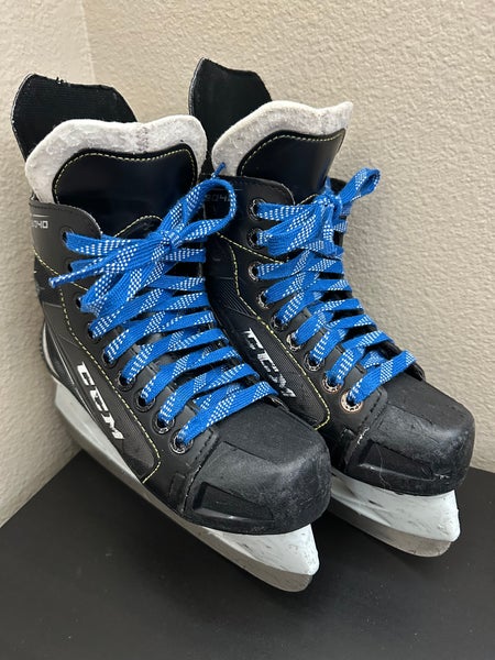 CCM Tacks 9040 Hockey Skates Regular Width Size 2 (Used)