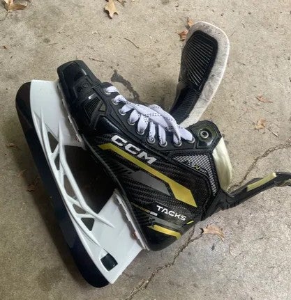 CCM AS-V Pro Hockey Skates Size 7 Wide - Shot Blockers and 2 Pairs of Black Step Steel Included