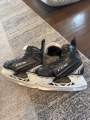 CCM 9040 Hockey Skates 11 (Used)