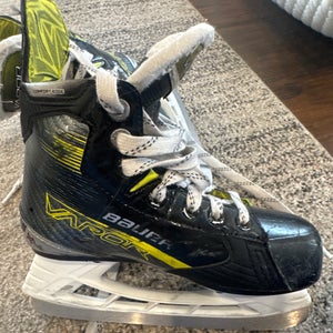2024 Bauer Vapor X4 Hockey Skates Regular Width 13.5 (Used)