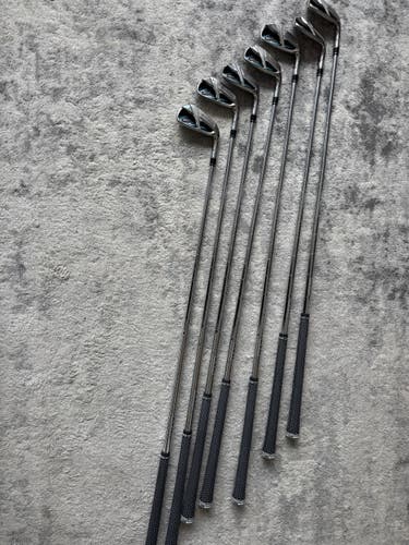 TaylorMade SIM2 MAX Iron Set (7 clubs)
