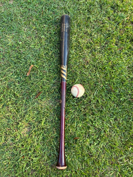 Marucci Cutch 22 Maple Bat (-3) 30 oz 33" (Used)
