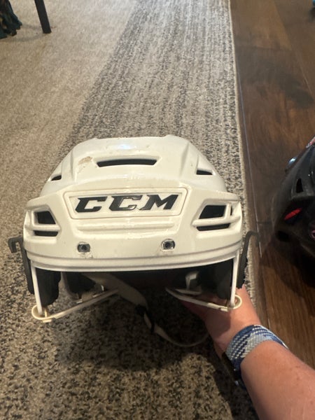 Small CCM Resistance 300 Helmet (Used)
