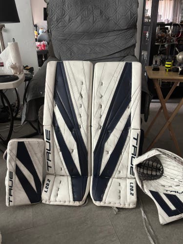 36" 2023-2024 True L20.2 Regular Goalie Full Set (Used)