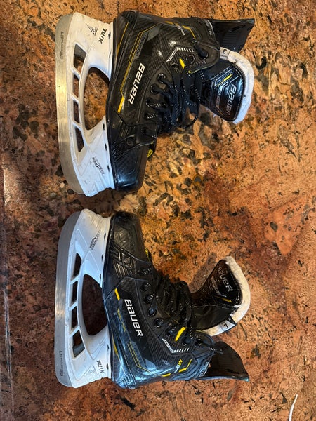 2024 Bauer Supreme M5 Pro Hockey Skates Regular Width Size 3 (Used)