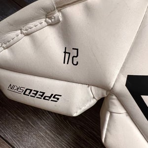 24" CCM Extreme Flex 5.5 Goalie Leg Pads (Used)