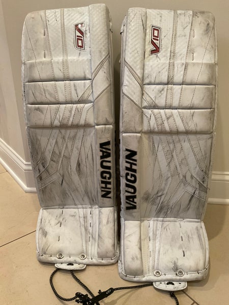 30" 2023 Vaughn Velocity V10 Goalie Leg Pads (Used)