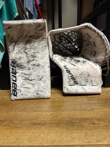 Bauer Supreme Shadow Gloves