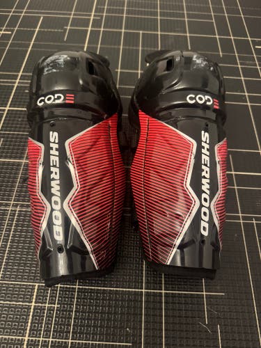 Youth Sher-Wood 8" Shin Pads (Used)