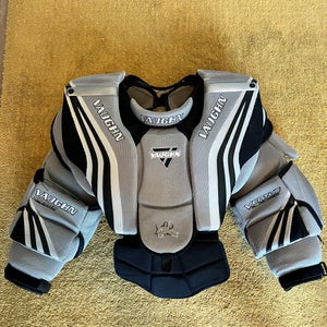 Large Vaughn Ventus SLR Pro Carbon Goalie Chest Protector (Used)