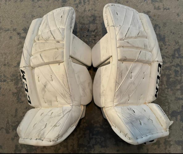 22" CCM Extreme Flex E5.5 Goalie Leg Pads (Used)