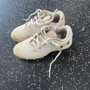 Used Under Armour LAX Cleats Girls White Junior 01 11849-S000032201