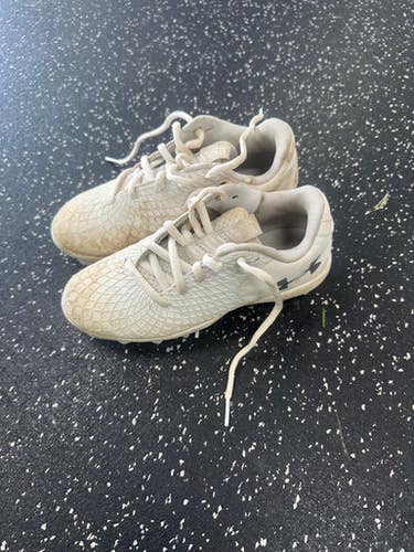 Used Under Armour LAX Cleats Girls White Junior 01 11849-S000032201