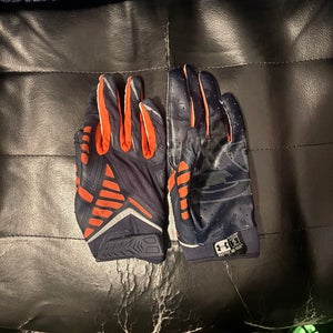 Adult XL Under Armour Gloves (Used)