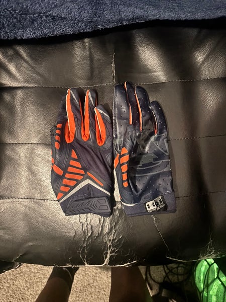 Adult XL Under Armour Gloves (Used)