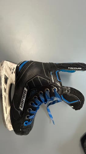 Bauer Nexus N7000 Hockey Skates Regular Width Size 1 (Used)