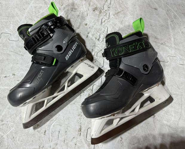Bauer Konekt Hockey Goalie Skates Regular Width Size 2 (Used)