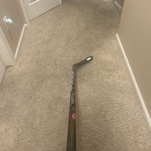 Intermediate Bauer Proto-R Right Handed Hockey Stick P28 (New)