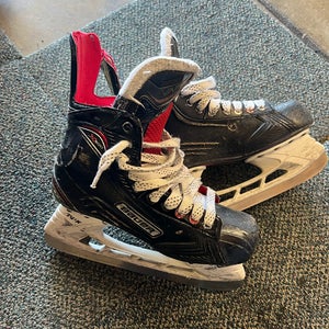 2017 Bauer Vapor X600 Hockey Skates Extra Wide Width 6 (Used)