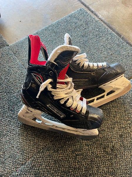 2017 Bauer Vapor X600 Hockey Skates Extra Wide Width 6 (Used)