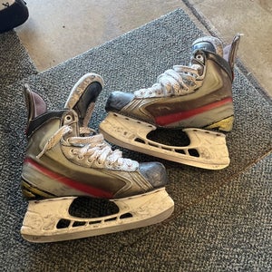 Bauer Vapor X5.0 Hockey Skates Regular Width 7.5 (Used)