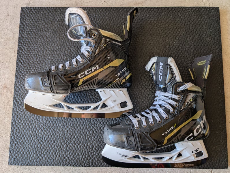 CCM AS-V Pro Hockey Skates Size 5.5 (Used)