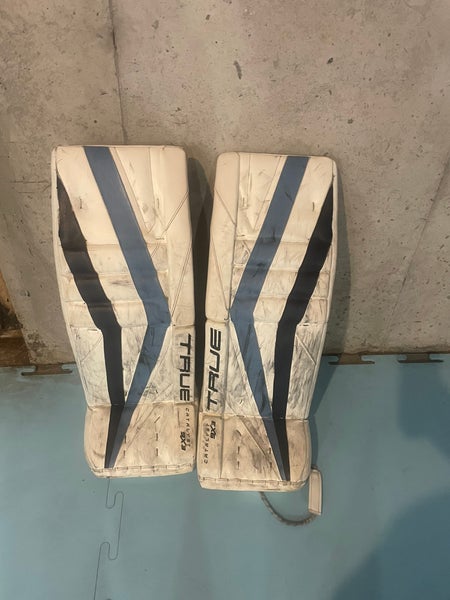 33" True Catalyst 9X3 Goalie Leg Pads (Used)