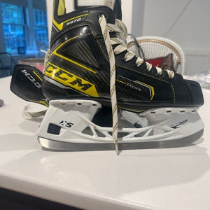 CCM Super Tacks 9370 Hockey Skates Regular Width 5 (Used)