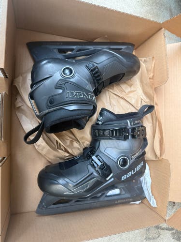 Bauer Konekt 2 Hockey Goalie Skates Regular Width Size 4 (Used)