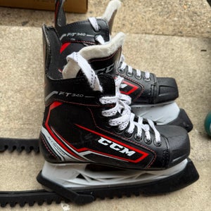 CCM JetSpeed FT340 Hockey Skates Size 2 (Used)